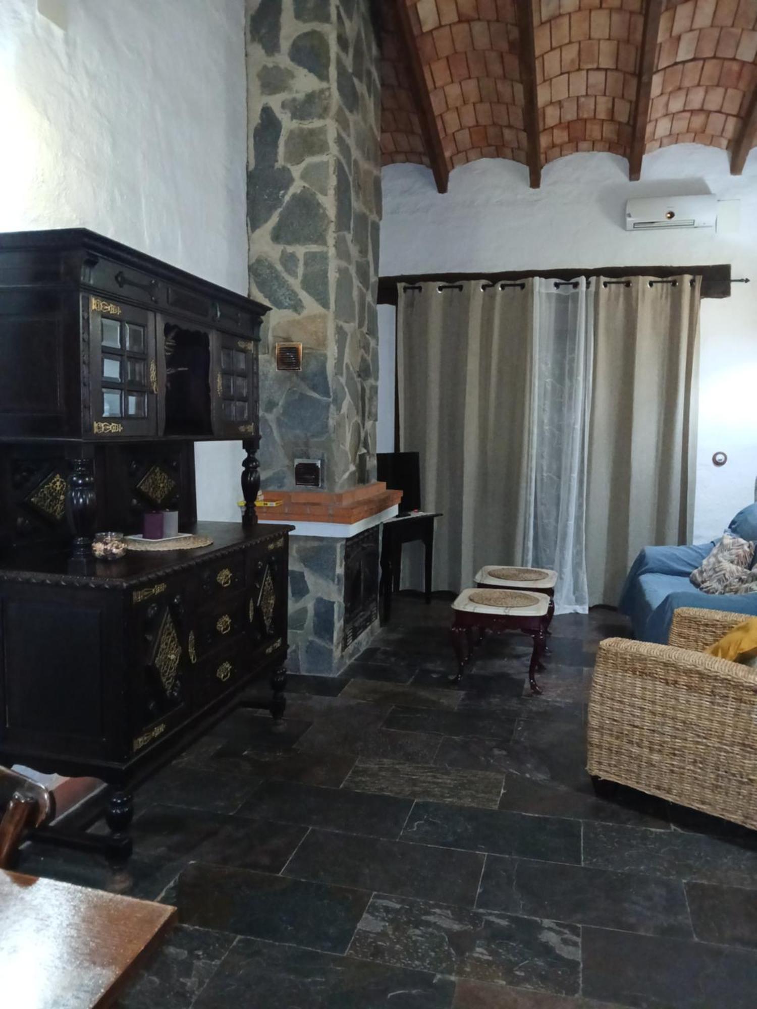 Mirador De Fuentes Guest House Fuentes De Leon Room photo