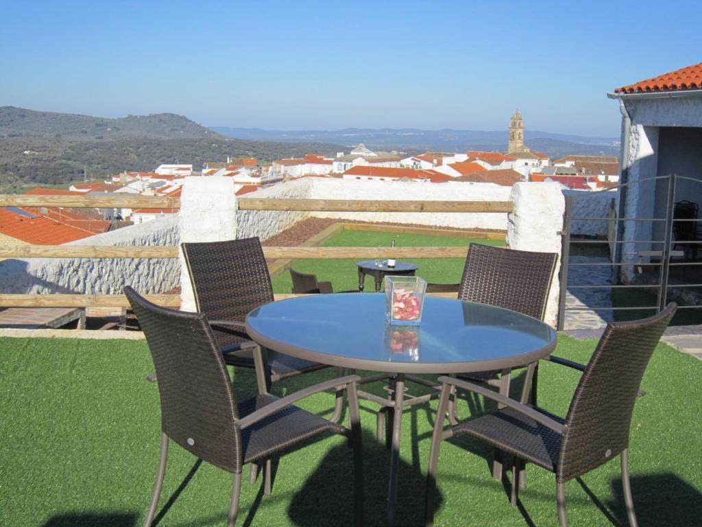 Mirador De Fuentes Guest House Fuentes De Leon Room photo